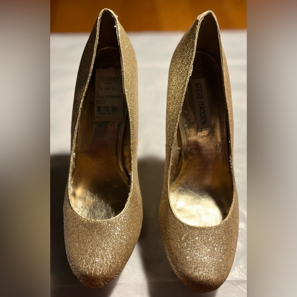 Steve Madden Sparkly Gold High 5.5” heels Women’s size 10
